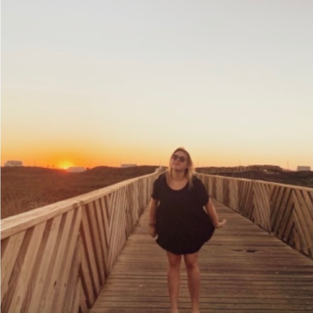 Meet your Posher, Chloe